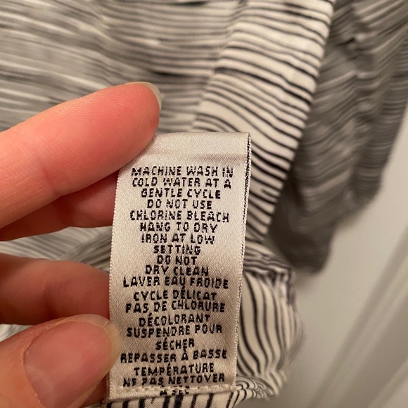 Northern Reflections V-Neck blouse - Picture 5 of 8